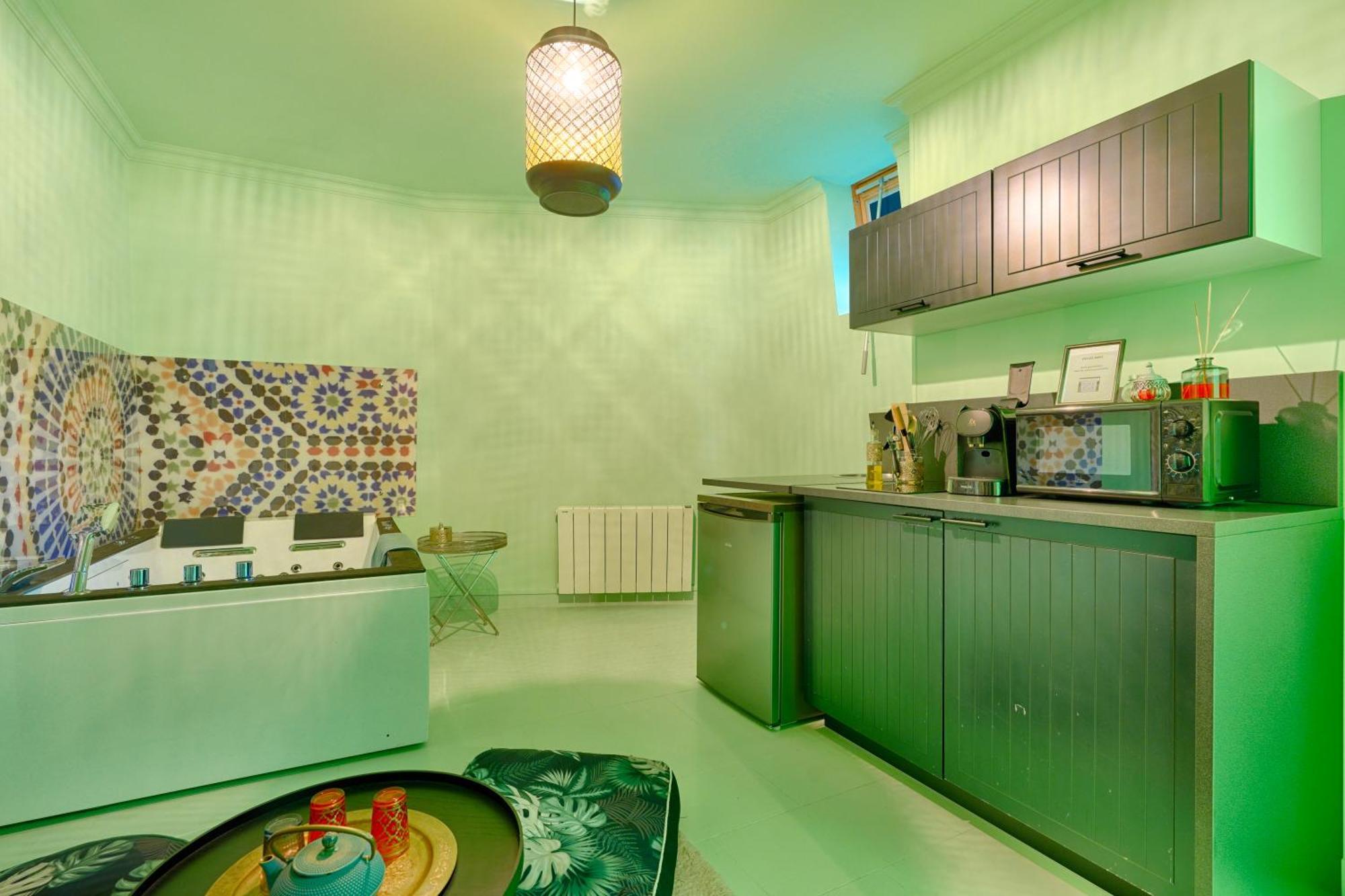 Luxury Magic Cactus Garden, Paris 0Rly Avec Jacuzzi Apartment วิญู-ซูร์-เซน ภายนอก รูปภาพ